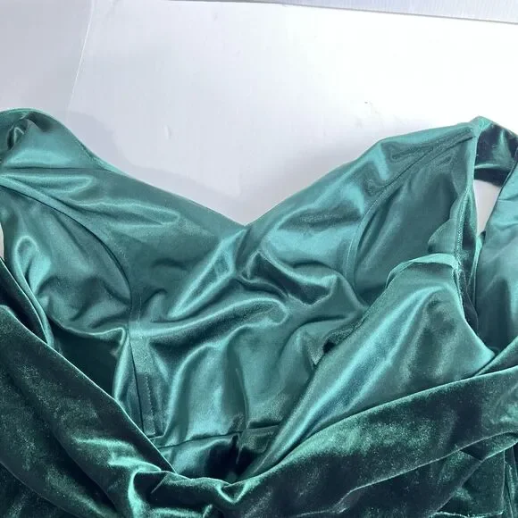 Revelry Dakota Emerald Cowl Back Velvet Dress Size 14 Gown Lined Prom